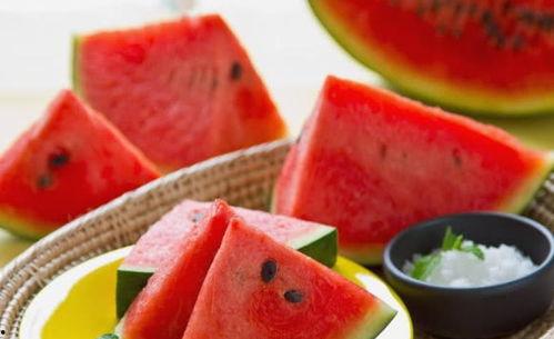 日本兄弟吃瓜,揭秘日本家庭的温馨瞬间