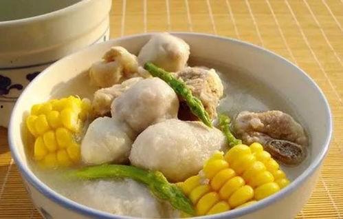 养猪吃苞米炖面瓜,养猪美食新风尚